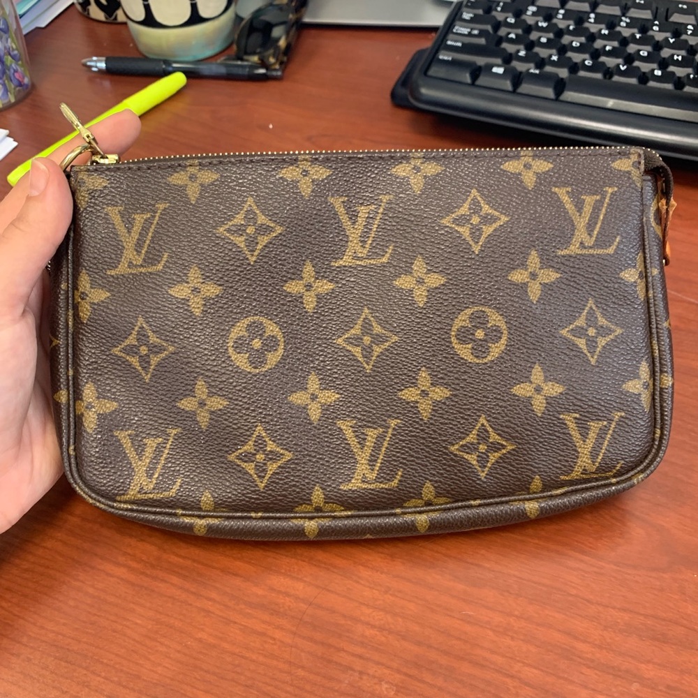 Louis Vuitton Pochette Accessories Pouch